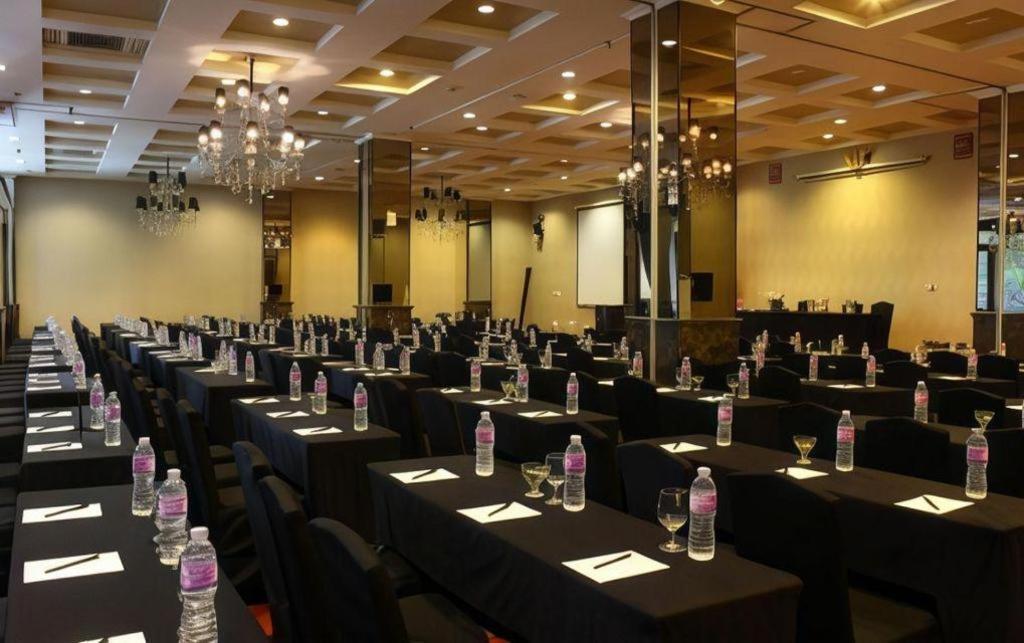 The Mirah Hotel Bogor Exterior foto